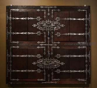 复古铁艺木门，繁复铰链展现工艺之美