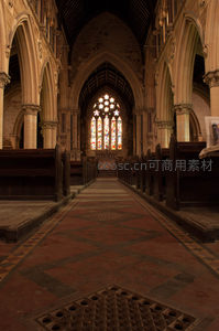 宏伟教堂中殿彩色玻璃窗