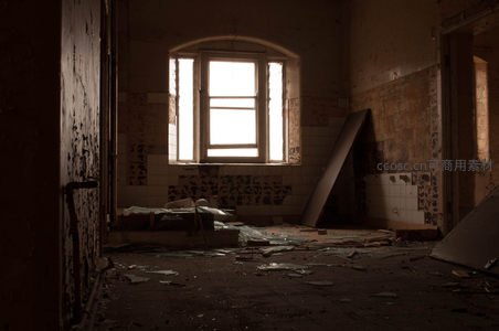 破败房间内透进的微光