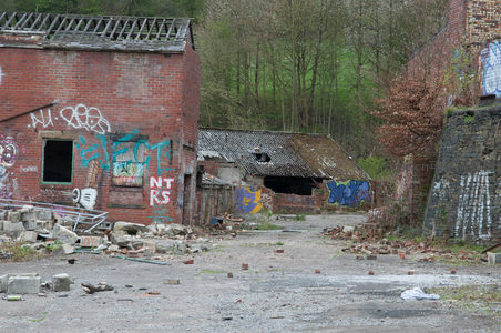 废弃砖厂涂鸦艺术废墟