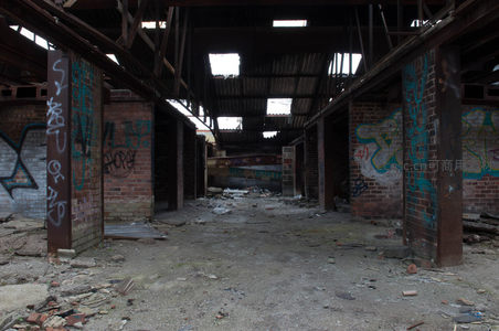 废弃车间长廊透视图