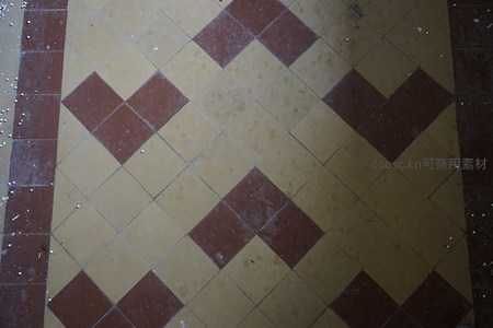 复古菱形地砖的几何美感与岁月痕迹