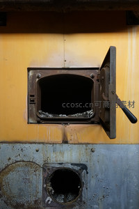 打开的锅炉燃烧室