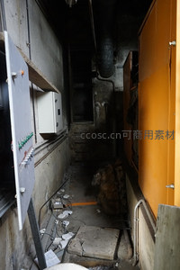 狭窄的工业设备通道