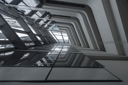 现代建筑内部几何线条与光影艺术