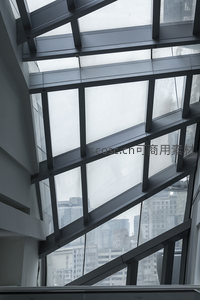现代建筑玻璃天窗结构特写