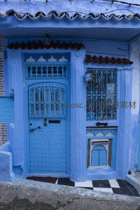 27号蓝色门廊与棋盘格地砖