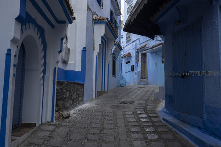 拱门与蓝墙，传统建筑的几何之美