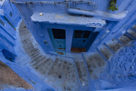 鱼眼镜头下的蓝色天井