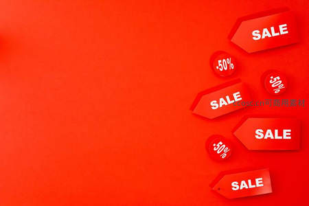 红色背景上的促销标签组合设计