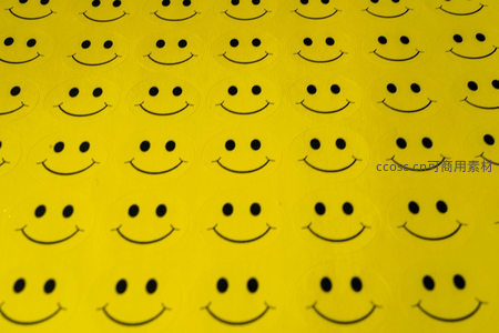 满屏黄色笑脸贴纸图案