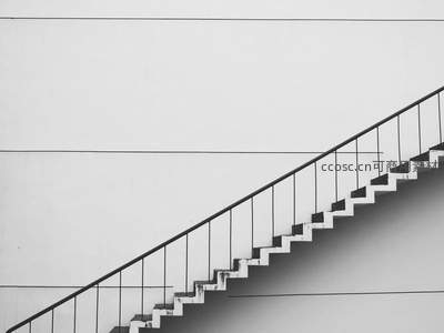 黑白阶梯线条构成几何美感