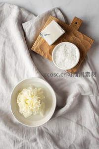 极简美学：豆腐花与粗盐静物摆拍