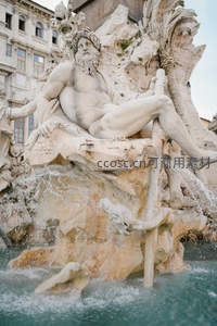 罗马四河喷泉宏伟雕塑细节