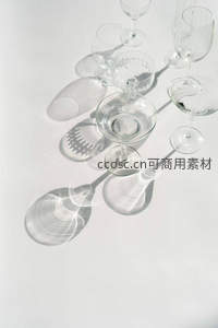 玻璃杯光影交错静物