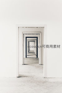 白色门廊的无限延伸与空间透视