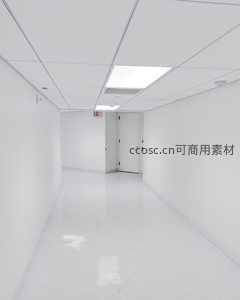 空旷白色走廊的极致简洁与未来感