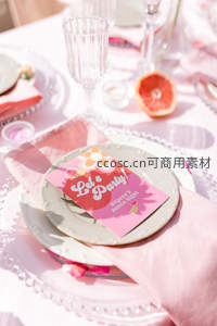 粉色派对餐桌布置，温馨浪漫氛围