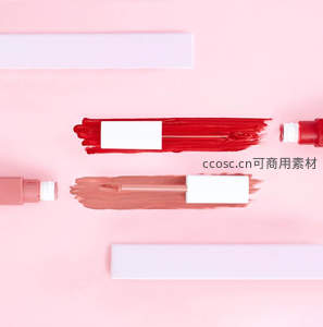 粉色背景上的口红试色展示