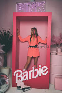 粉色芭比主题沉浸式拍照空间