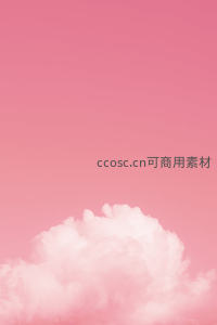 梦幻粉空中的蓬松白云特写