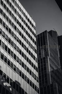 摩天大楼几何线条黑白摄影