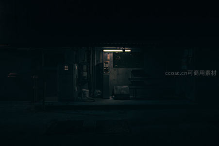 深夜加油站，空荡站台下的微弱光芒
