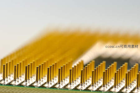 微距镜头下的CPU金色针脚细节