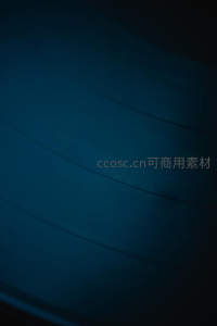 深蓝抽象曲线，光影流动营造神秘氛围