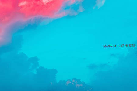 梦幻粉蓝天空云层，色彩渐变如画