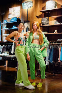 双人时尚造型展示绿色系