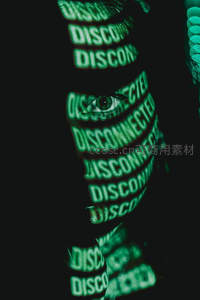 人脸投影“DISCONNECTED”字样，科技感十足
