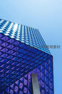 蓝色几何幕墙建筑仰拍