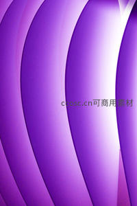 柔美紫色曲线层叠交错形成光影流动韵律