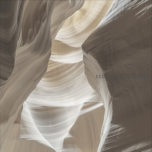 峡谷岩壁的流线型光影