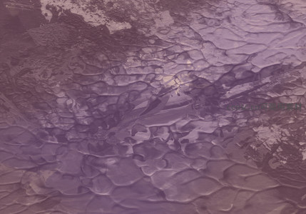 紫色釉面龟裂肌理的特写