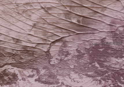 粉紫色裂纹肌理的艺术画面