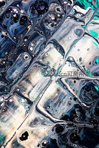 冰裂纹与金属光泽交织的抽象画