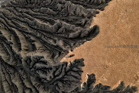 航拍干旱地貌沟壑纵横，大地肌理震撼壮观