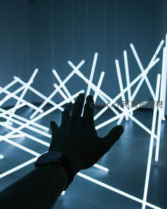 手触霓虹灯管光影装置