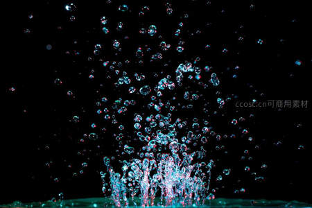 水花飞溅瞬间的动态美学