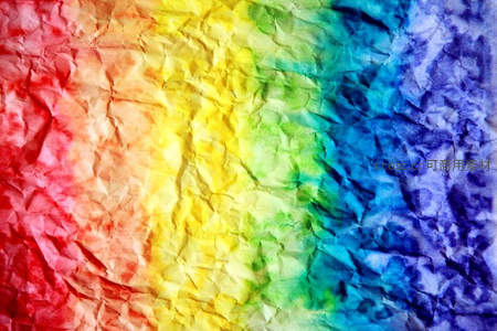 彩虹褶皱纸张，柔和渐变的纹理
