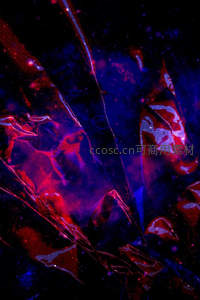 霓虹裂隙中的科幻水晶世界