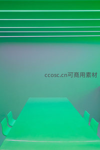 绿意盎然的极简会议室空间