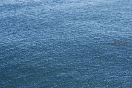 深蓝海面航拍下的广阔纹理