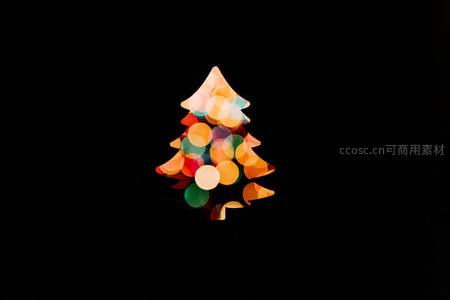 光斑组成的梦幻圣诞树剪影