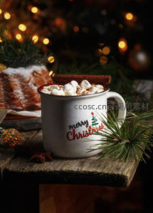 热巧克力配棉花糖的圣诞暖心时刻