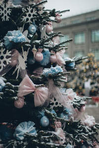 粉蓝系雪花天使装饰圣诞树，浪漫唯美