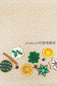 手绘糖霜饼干与香料的冬日组合