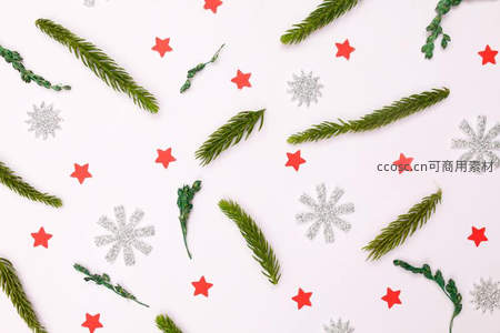 白色背景上散落的圣诞元素拼贴画